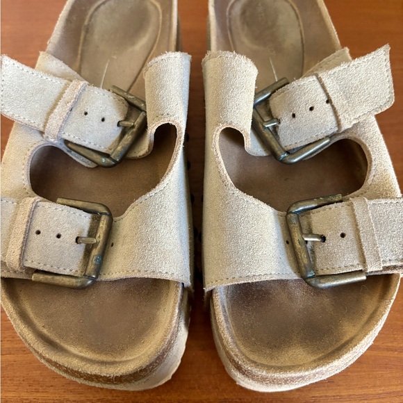 Intentionally blank platform suede sandals - Picture 6 of 6